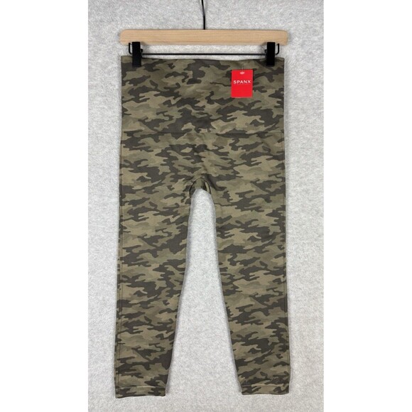 Spanx Leggings Womens 1X Green Camo Cropped Look At‎ Me Now A288466 NEW - Picture 1 of 11
